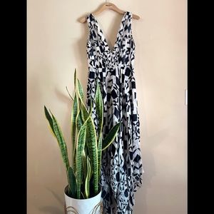 ALICE + OLIVIA Esmay Diamond Kaleidoscope Handkerchief Maxi Dres